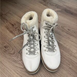 Women's White Lace-Up Ankle Boots with Sherpa
